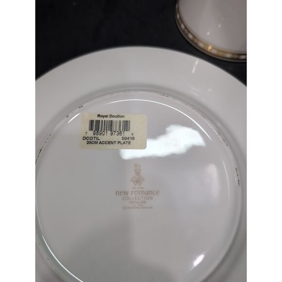 Royal Doulton Cotillion Set, Cream & Marble Border Gold Trim, 5 Piece Collection - Picture 4 of 10